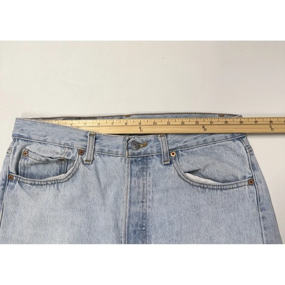 Vtg Levi's 501 Jeans Men's Fits 32x30.5 Light Wash Made In USA (tagged 34x32)